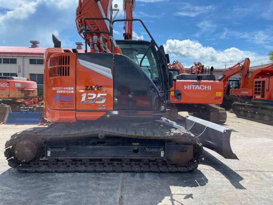 Hitachi ZX135US-7 with blade *Just Landed