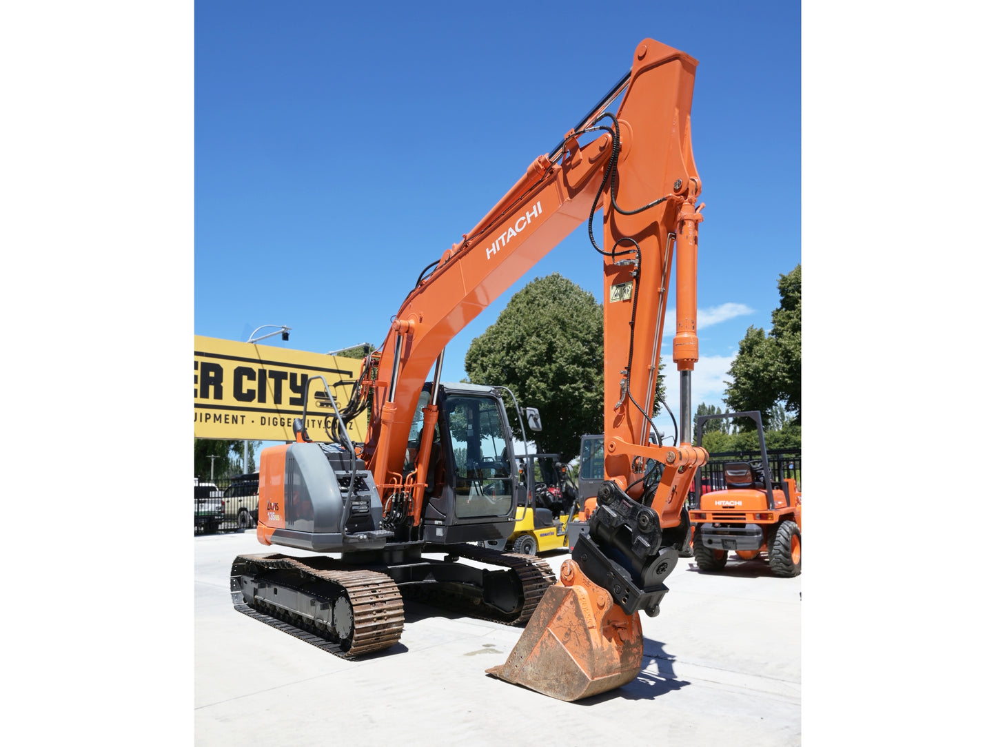 Hitachi ZX135US Digger 13.5 ton Zero Swing Digger