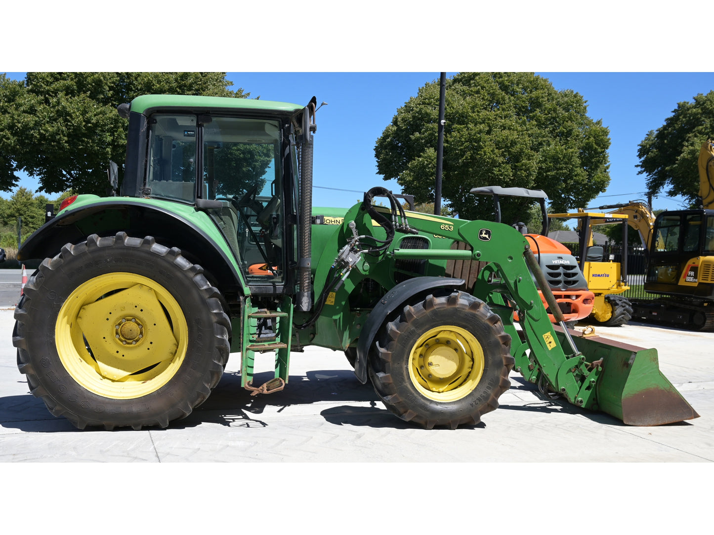 John Deere 6534