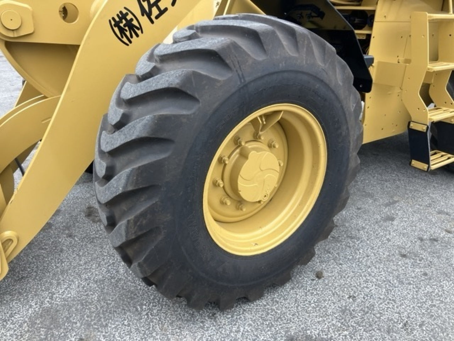 Cat 910 Wheel Loader Near New