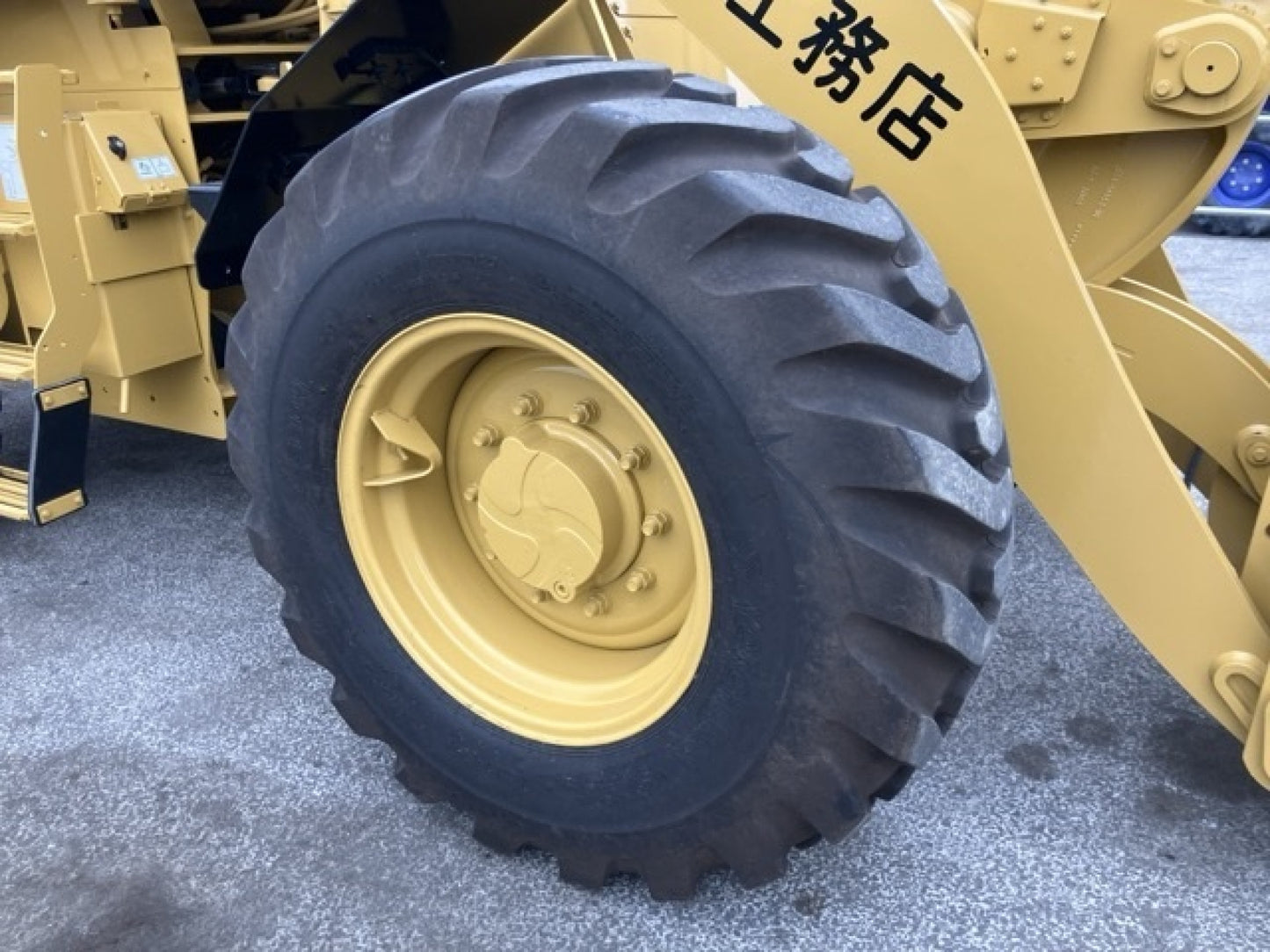 Cat 910 Wheel Loader Near New