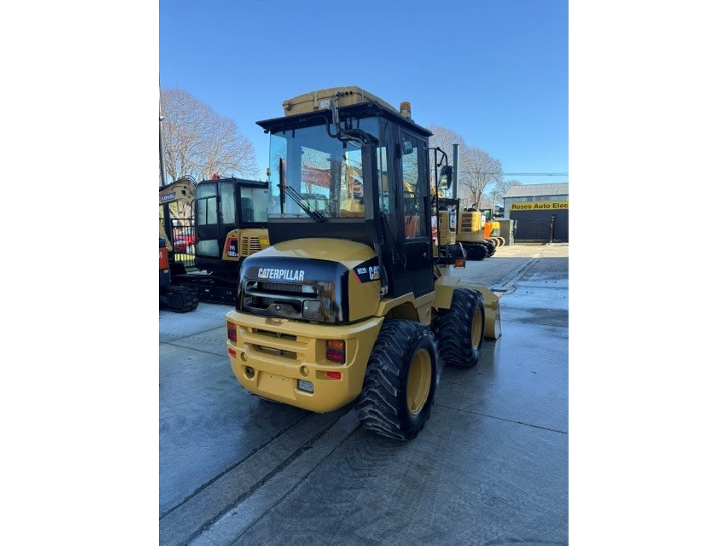 Cat 902 Wheel Loader 0.6 CBM bucket