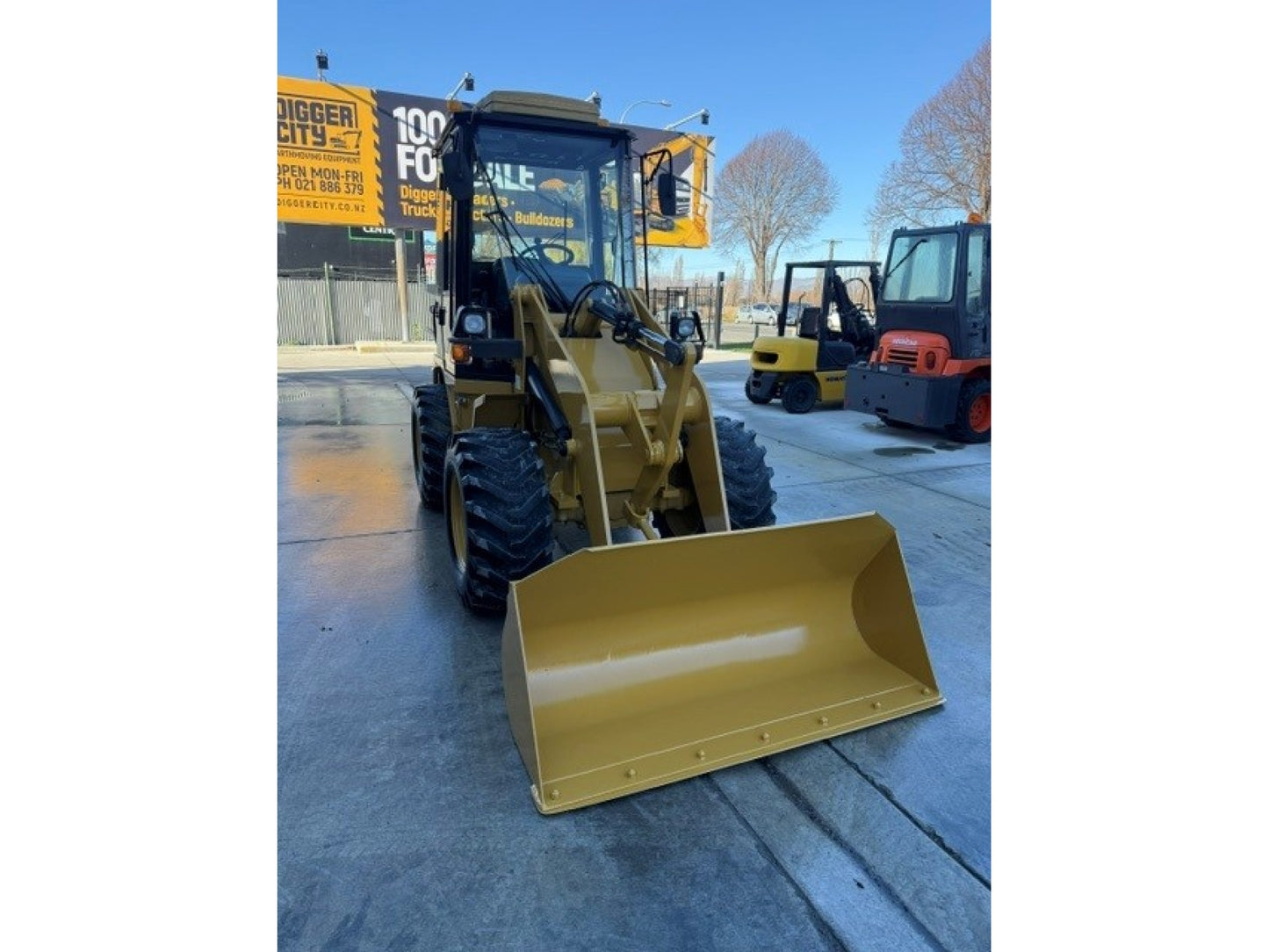 Cat 902 Wheel Loader 0.6 CBM bucket
