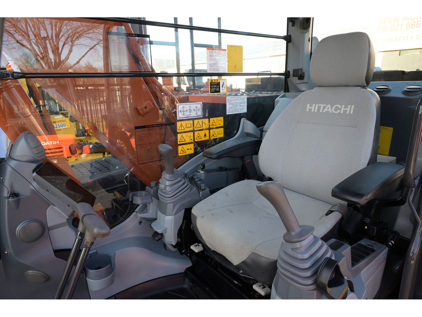 Hitachi ZX120 12t Digger Low Hours