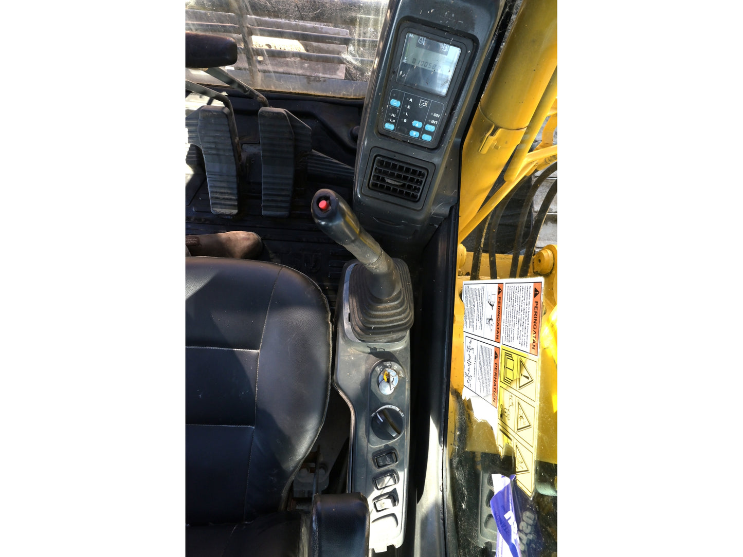 Komatsu PC130F