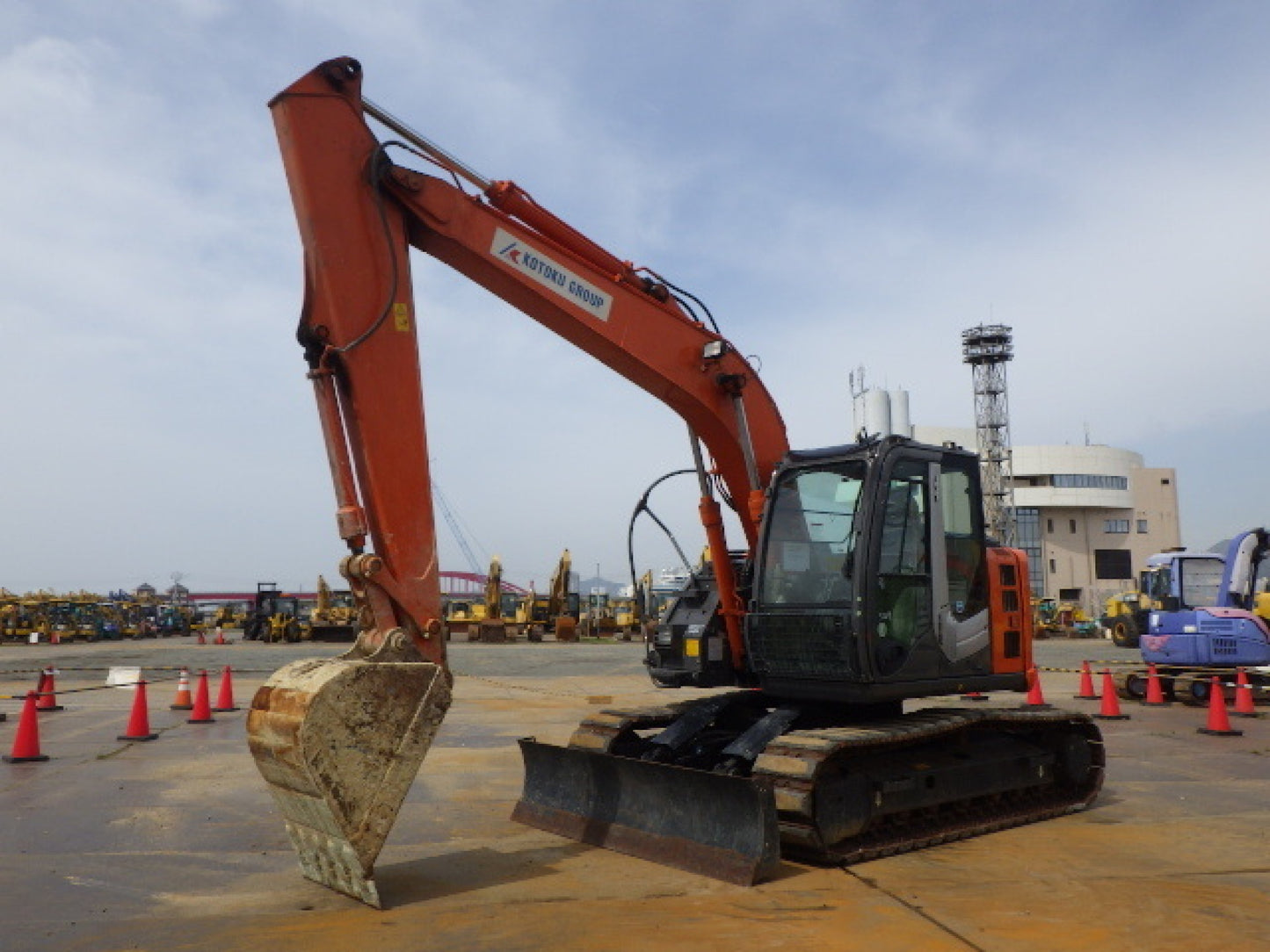Hitachi ZX135-3 Digger 13.5 ton
