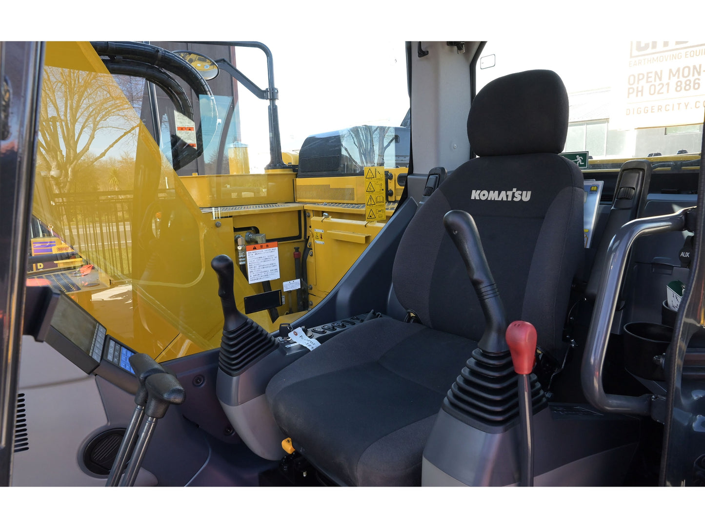 KOMATSU PC138US-11 14 Ton Excavator