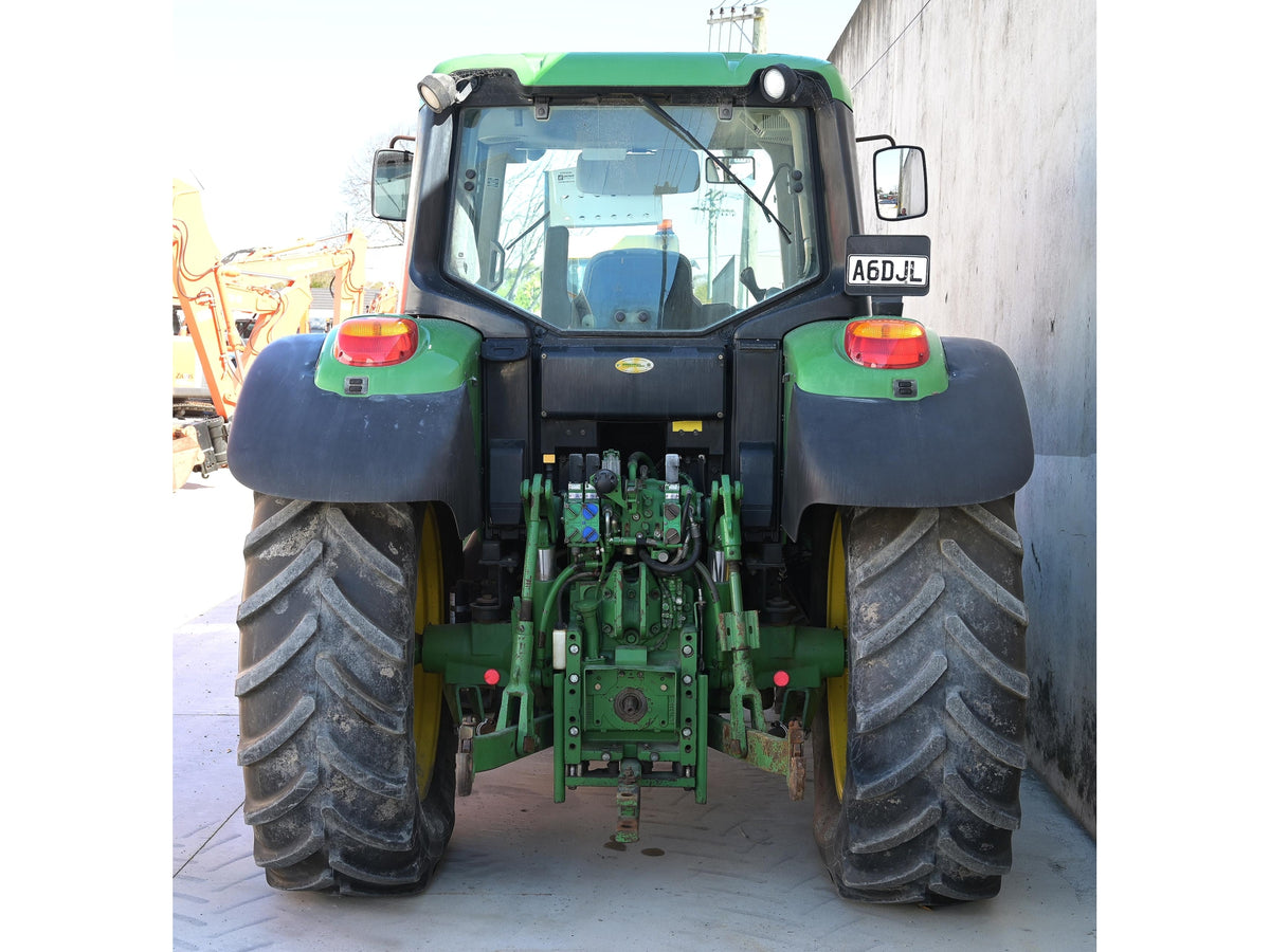 John Deere 6534