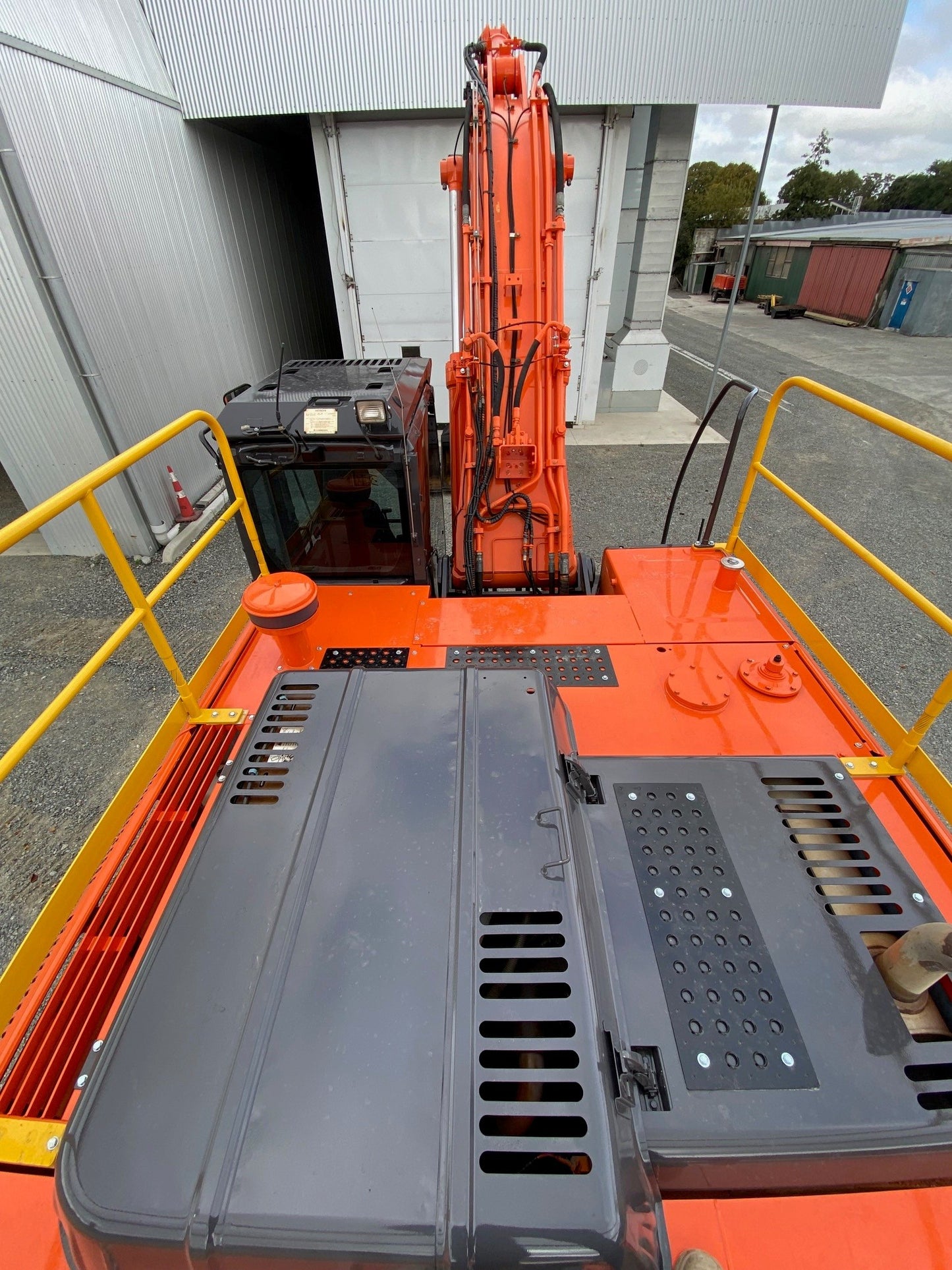 HITACHI ZX330 35 ton Digger Low Hours