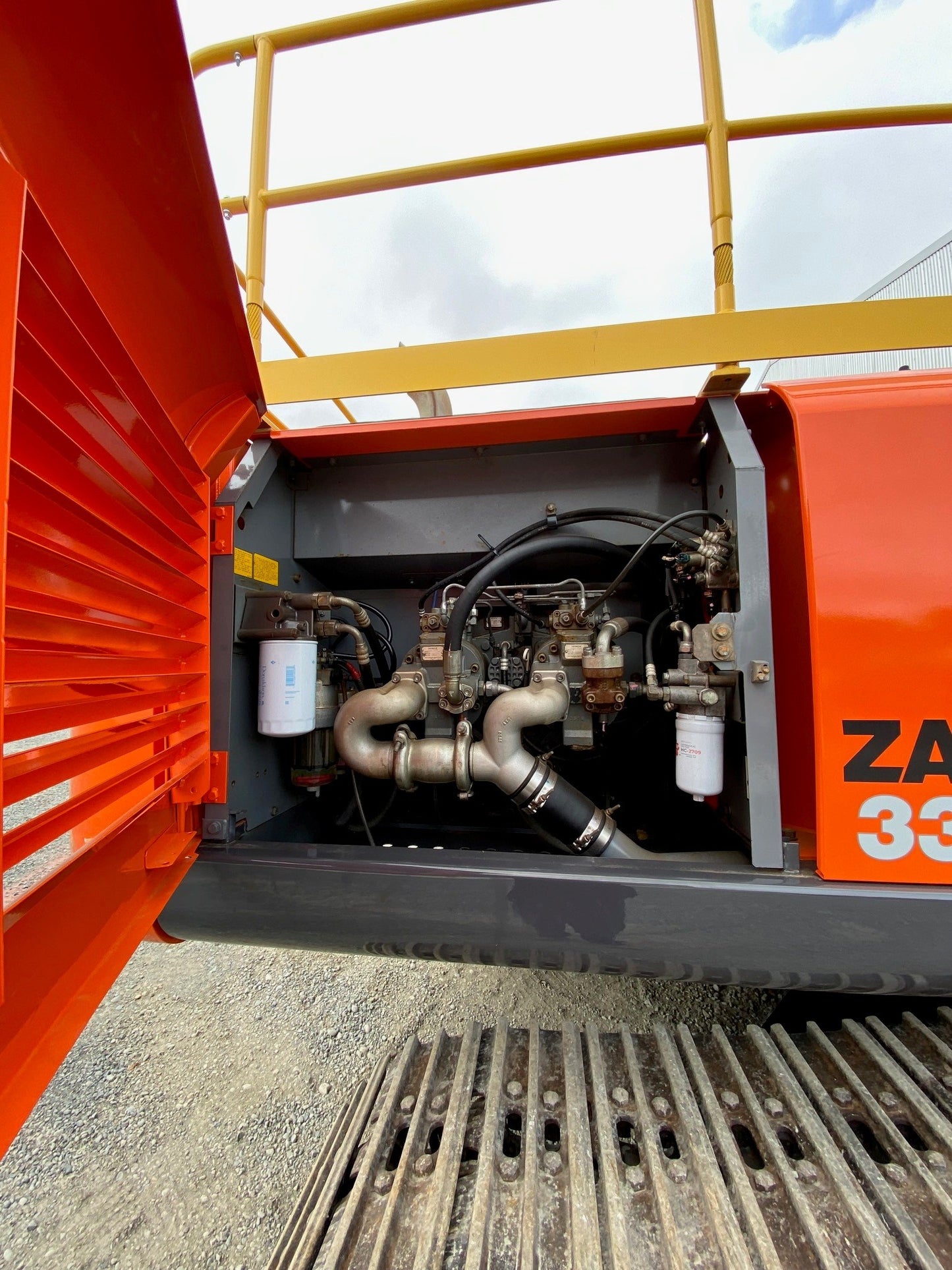 HITACHI ZX330 35 ton Digger Low Hours