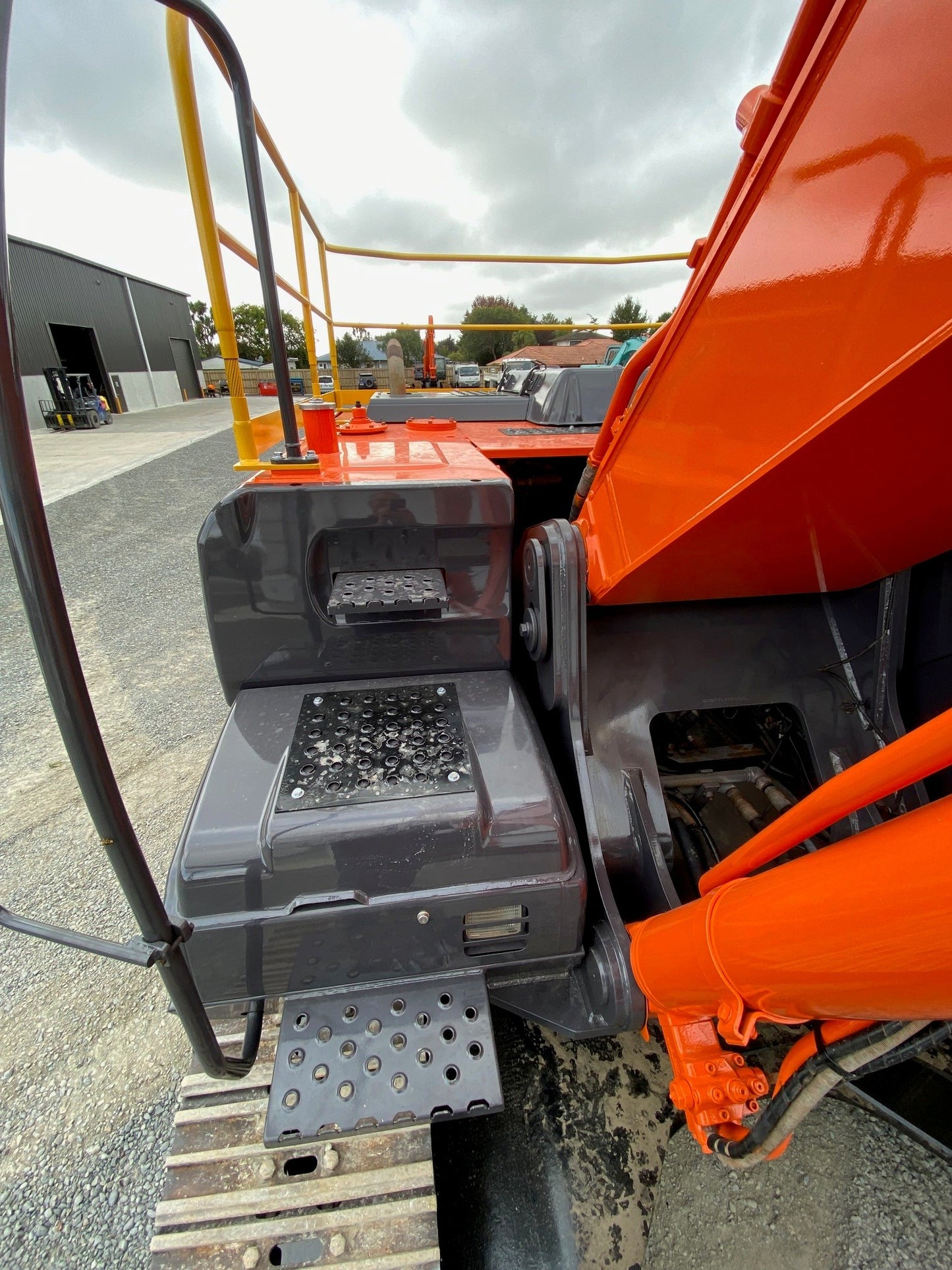 HITACHI ZX330 35 ton Digger Low Hours