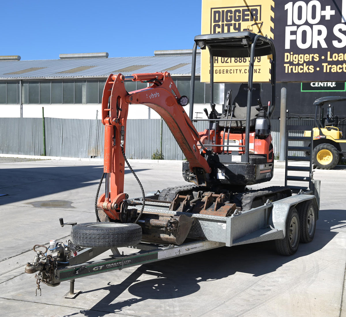 Kubota U17 Digger with Tandem Implement Trailer Combo