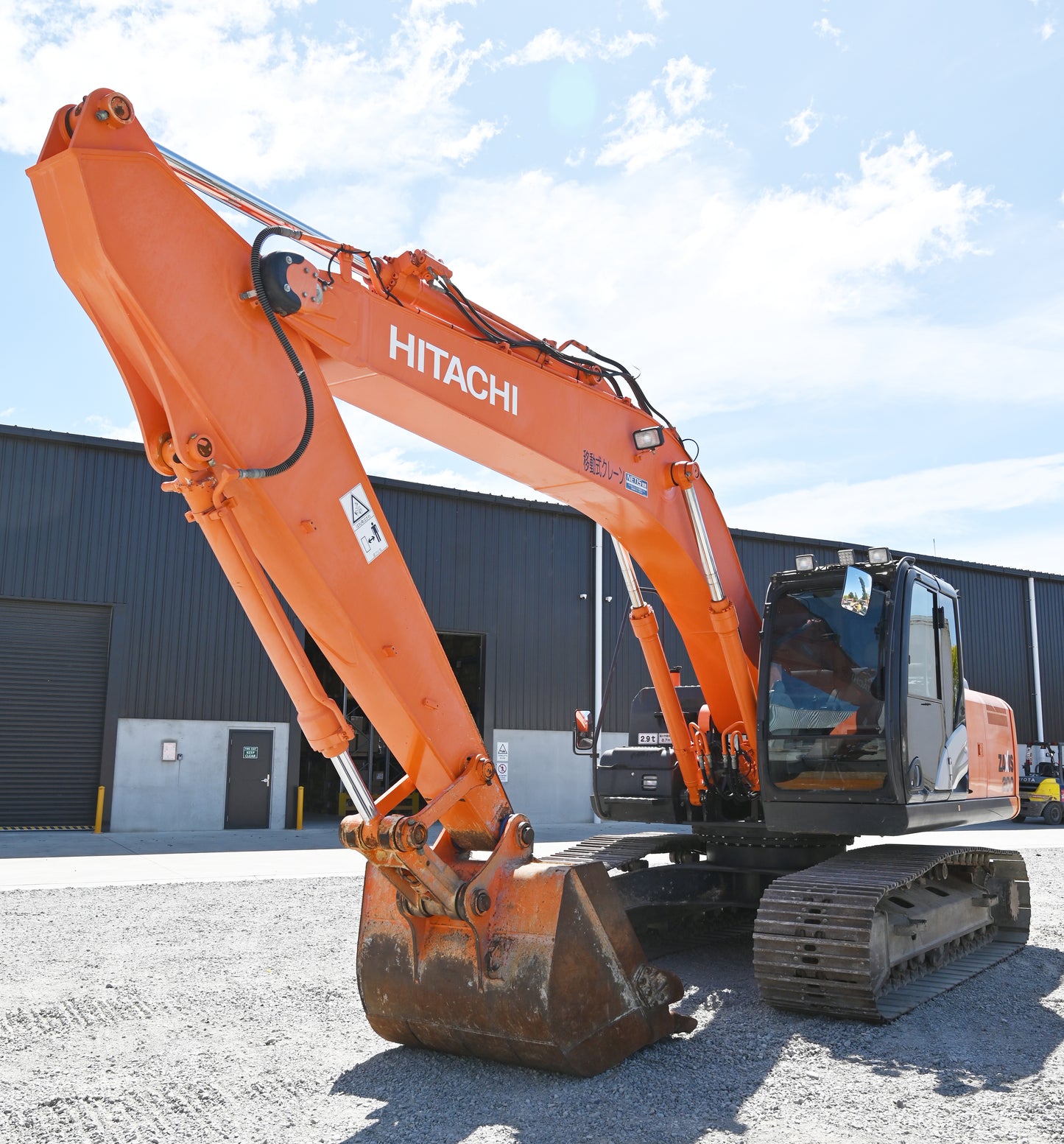 2017 Hitachi ZX200 Digger