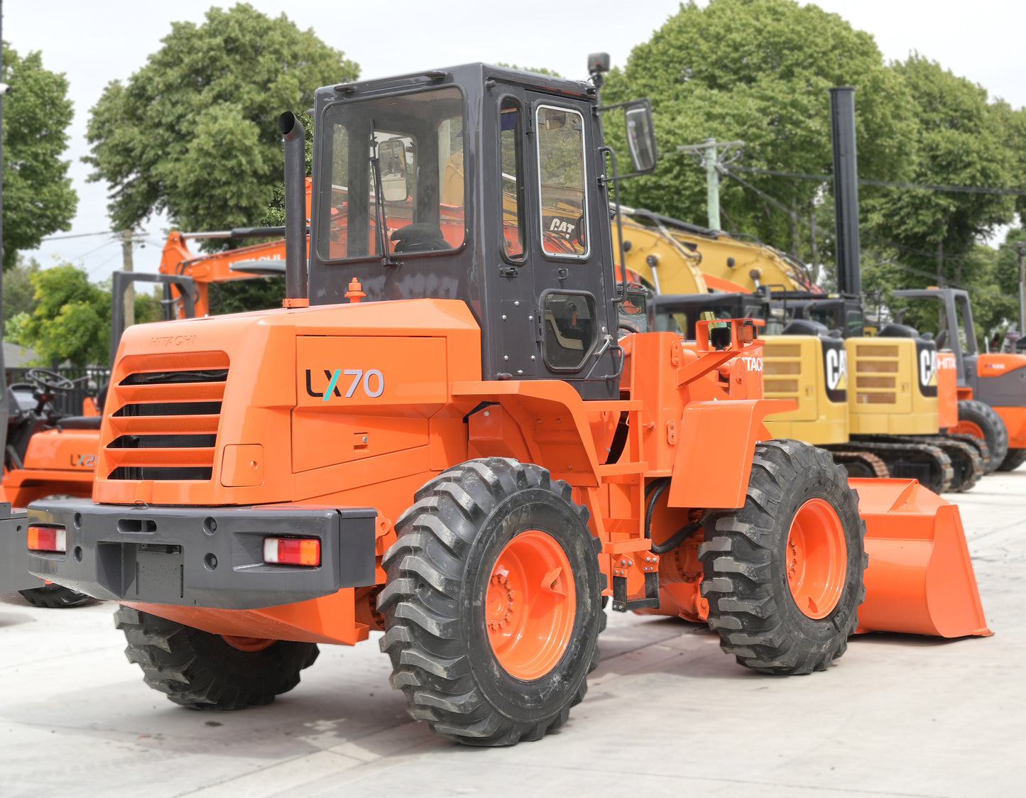 HITACHI LX70-5, 2000 MODEL , LOW 1453 HOURS , 7 TON WHEEL LOADER