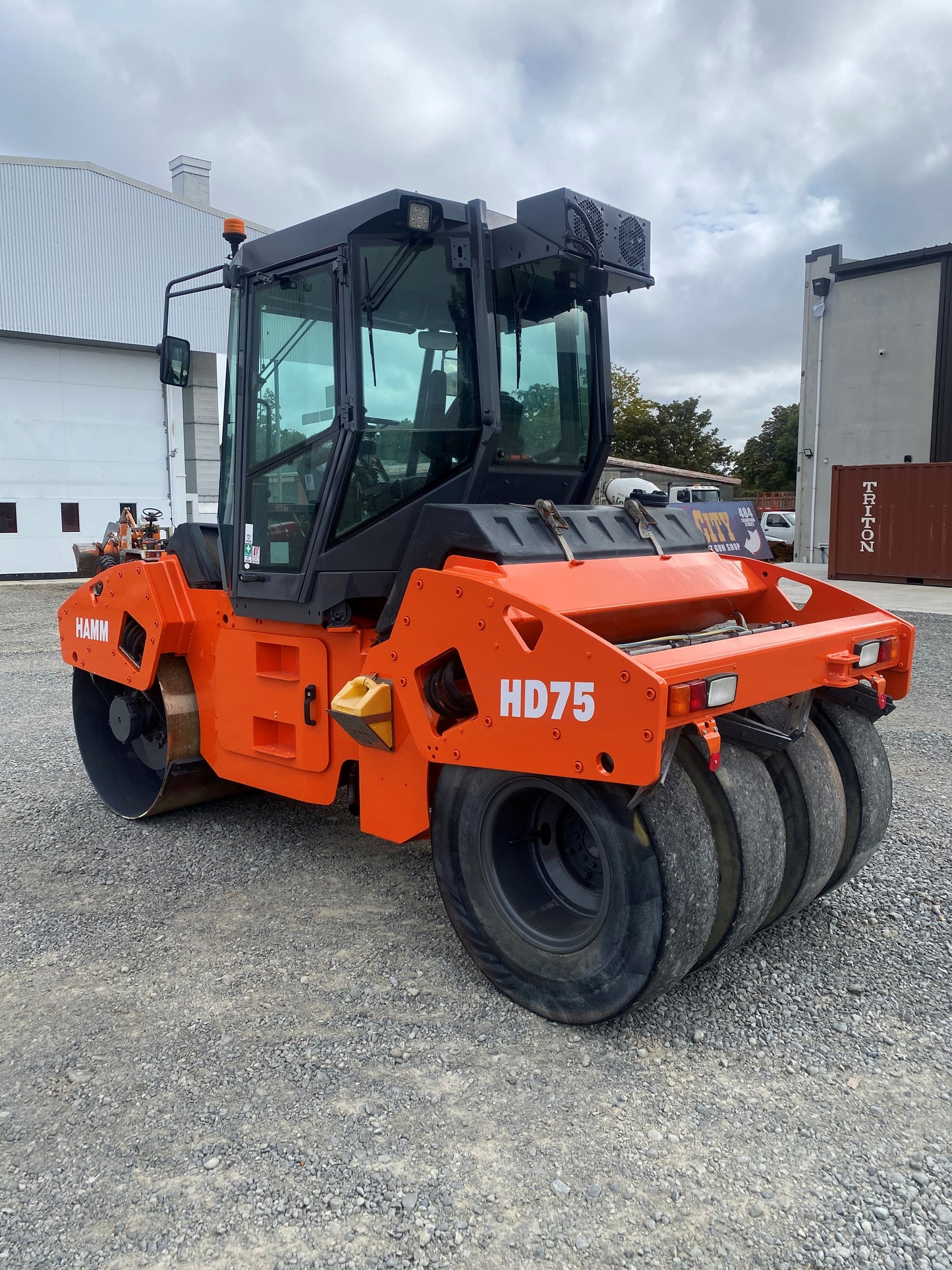 2007 Hamm HD 75K Articulated Combi Roller with Vibratory Drum