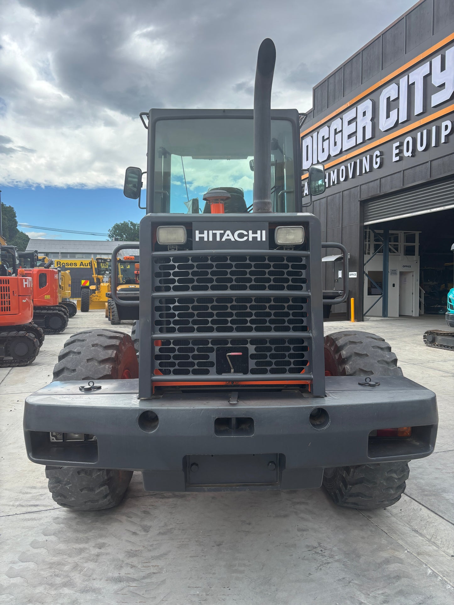 Hitachi LX110-7 / TCM L20-3, 10 Ton Wheel Loader
