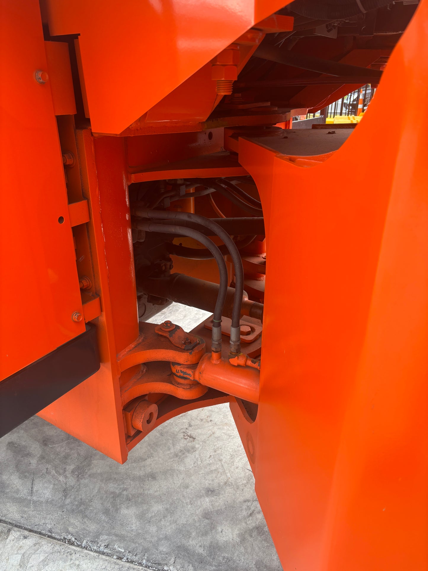 Hitachi LX110-7 / TCM L20-3, 10 Ton Wheel Loader