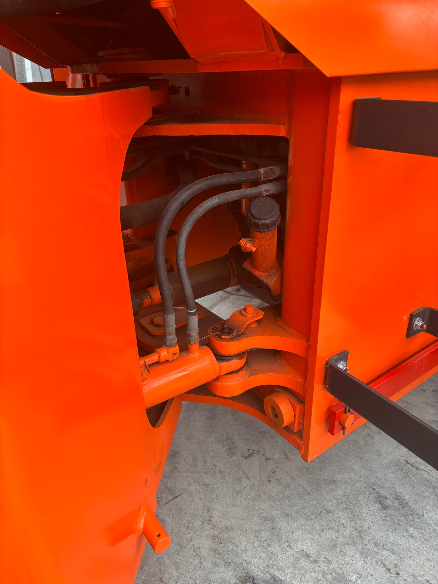 Hitachi LX110-7 / TCM L20-3, 10 Ton Wheel Loader