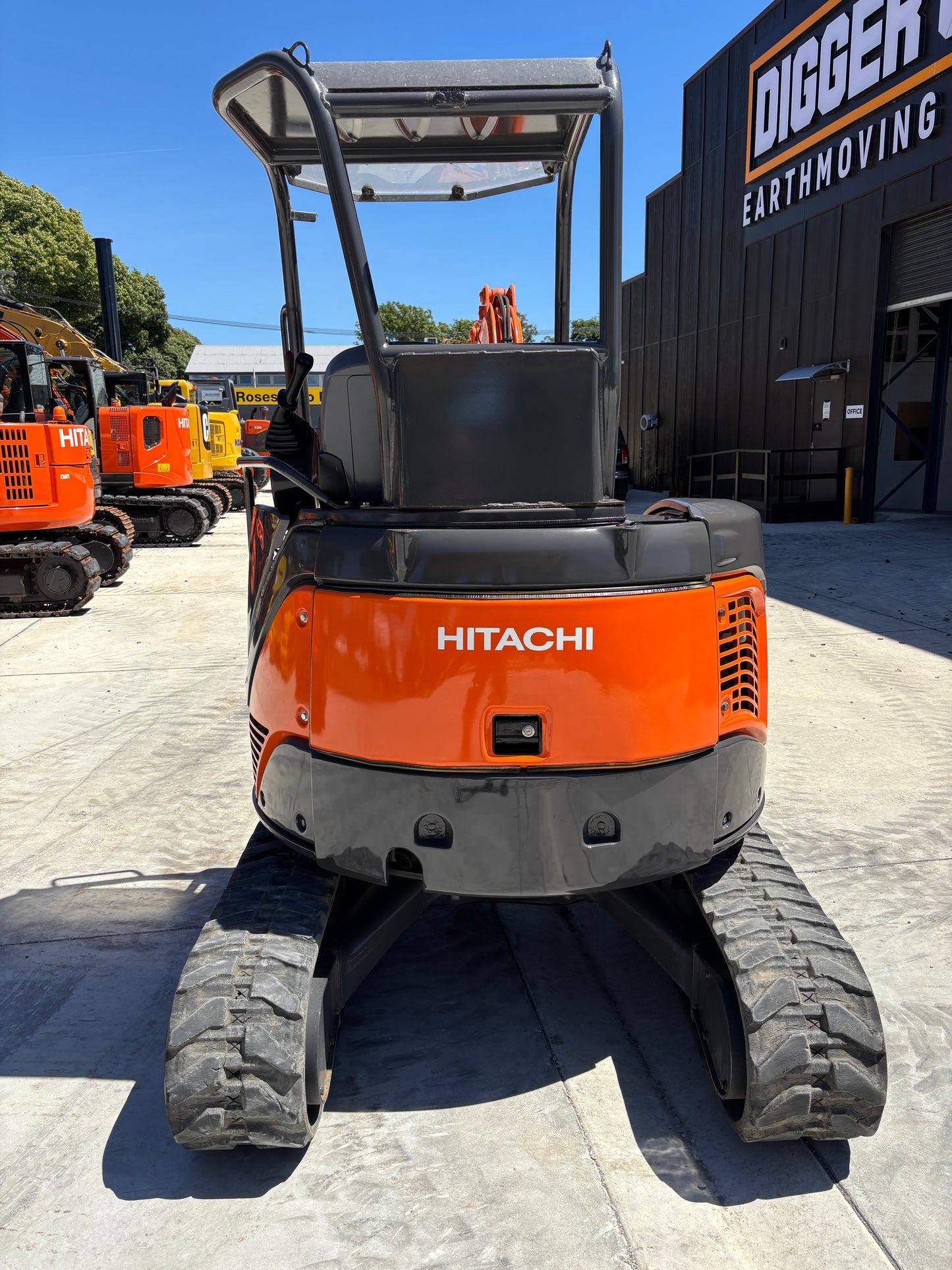 HIATCHI ZX30U-2 , 3 TON , LOW 1566 HOURS , EXCAVATOR