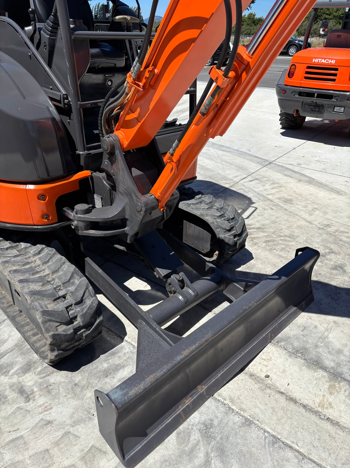 HIATCHI ZX30U-2 , 3 TON , LOW 1566 HOURS , EXCAVATOR