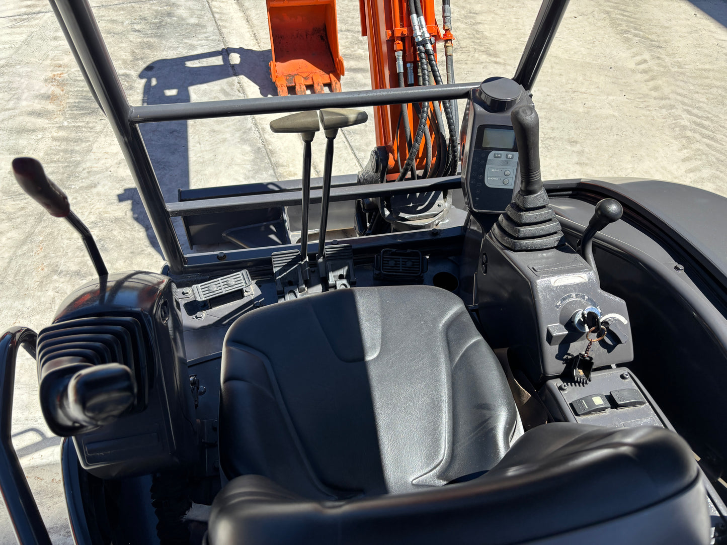 HIATCHI ZX30U-2 , 3 TON , LOW 1566 HOURS , EXCAVATOR