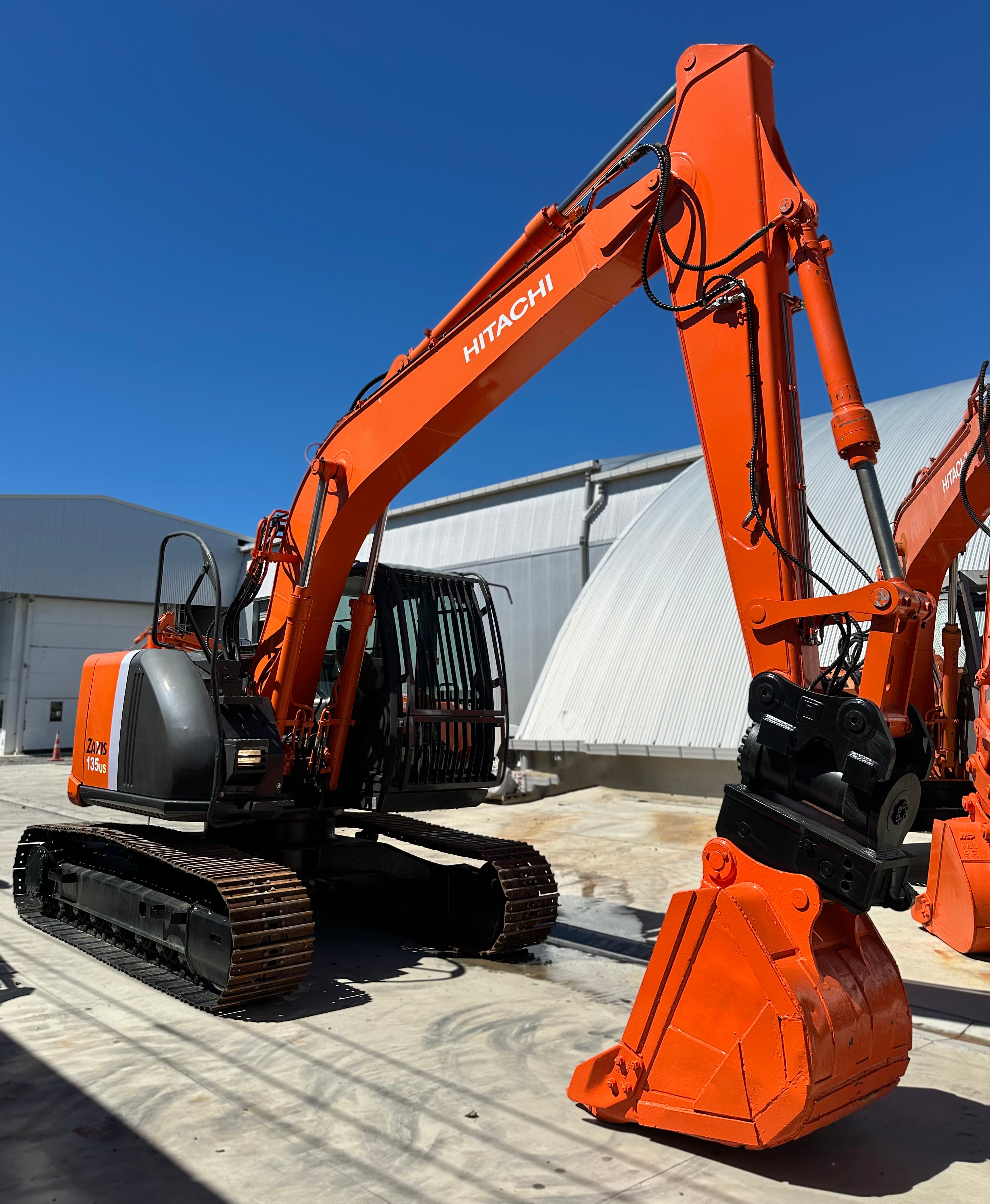 Hitachi ZX135 US Digger 13.5 ton Zero Swing– Digger City