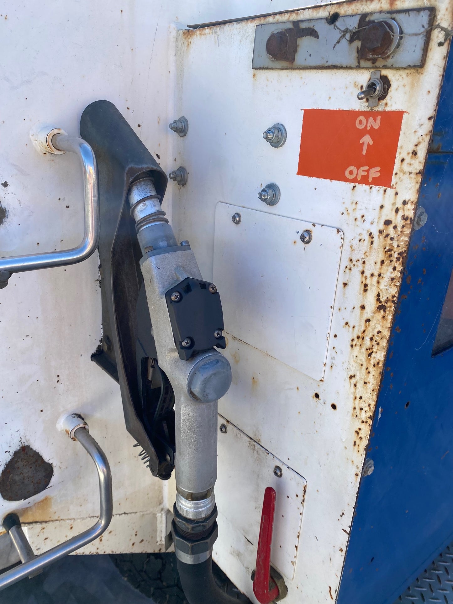 1998 Mitsubishi Canter FE567 Diesel Fuel Tanker