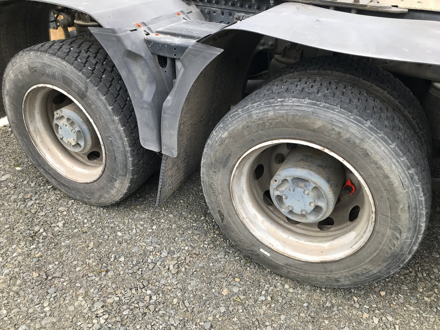 2011 Volvo FH Truck & 1989 TMC TK Tipulator