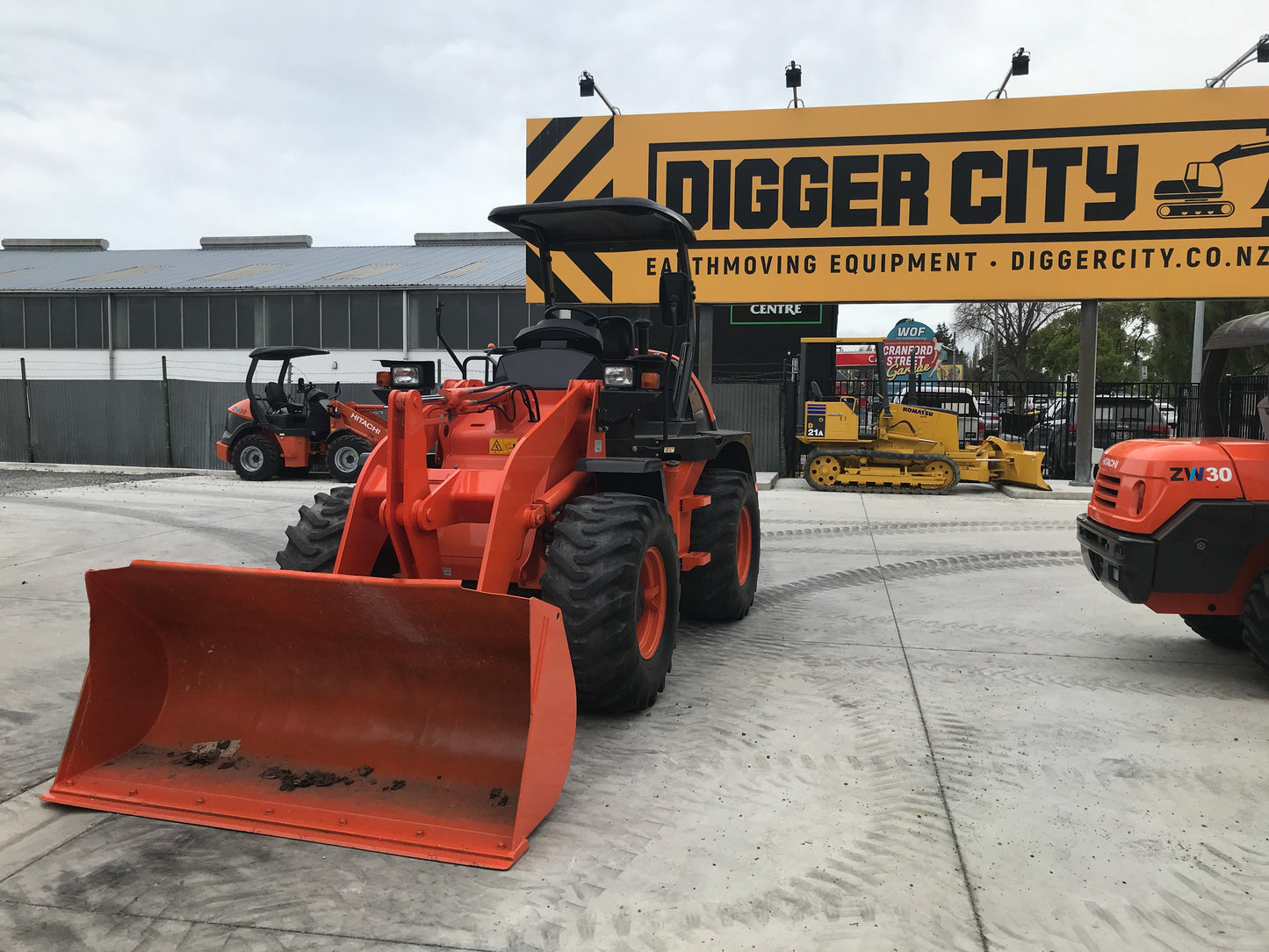 HITACHI ZW80-5B , 5 TON WHEEL LOADER , VERY LOW HOURS, 2017 MODEL