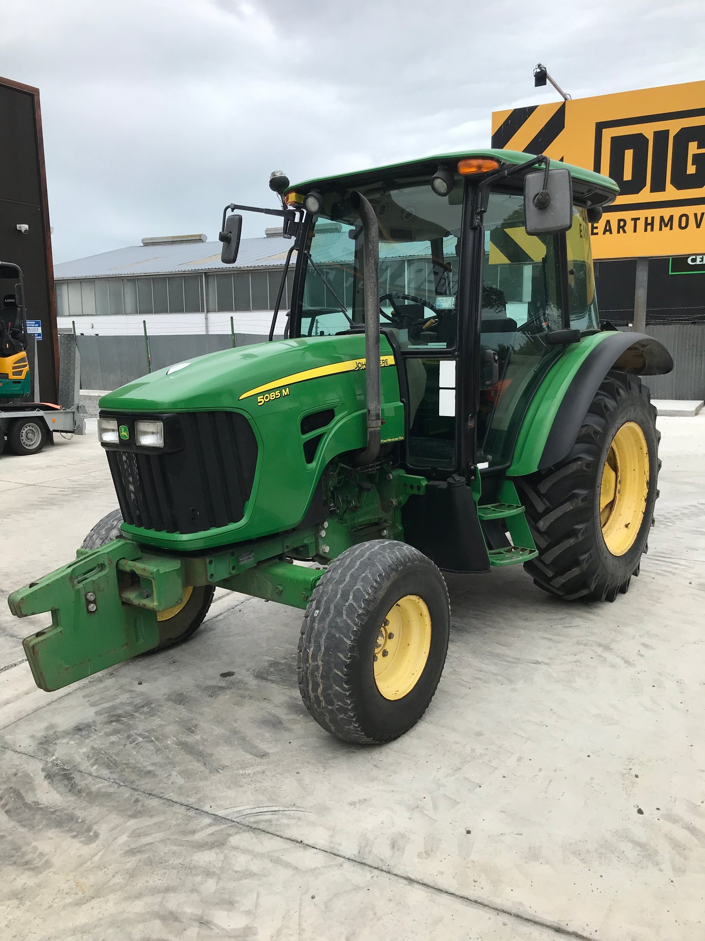 2011 John Deere 5085M Tractor