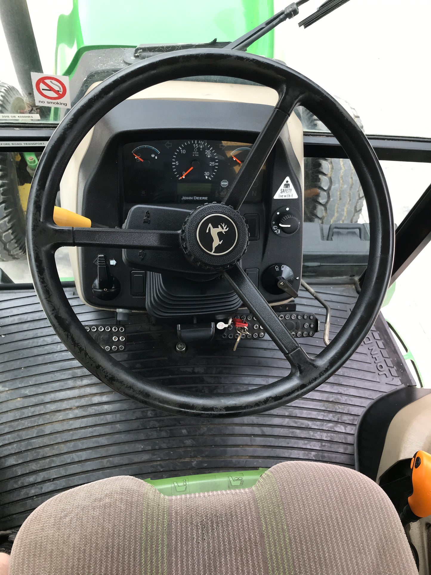 2011 John Deere 5085M Tractor