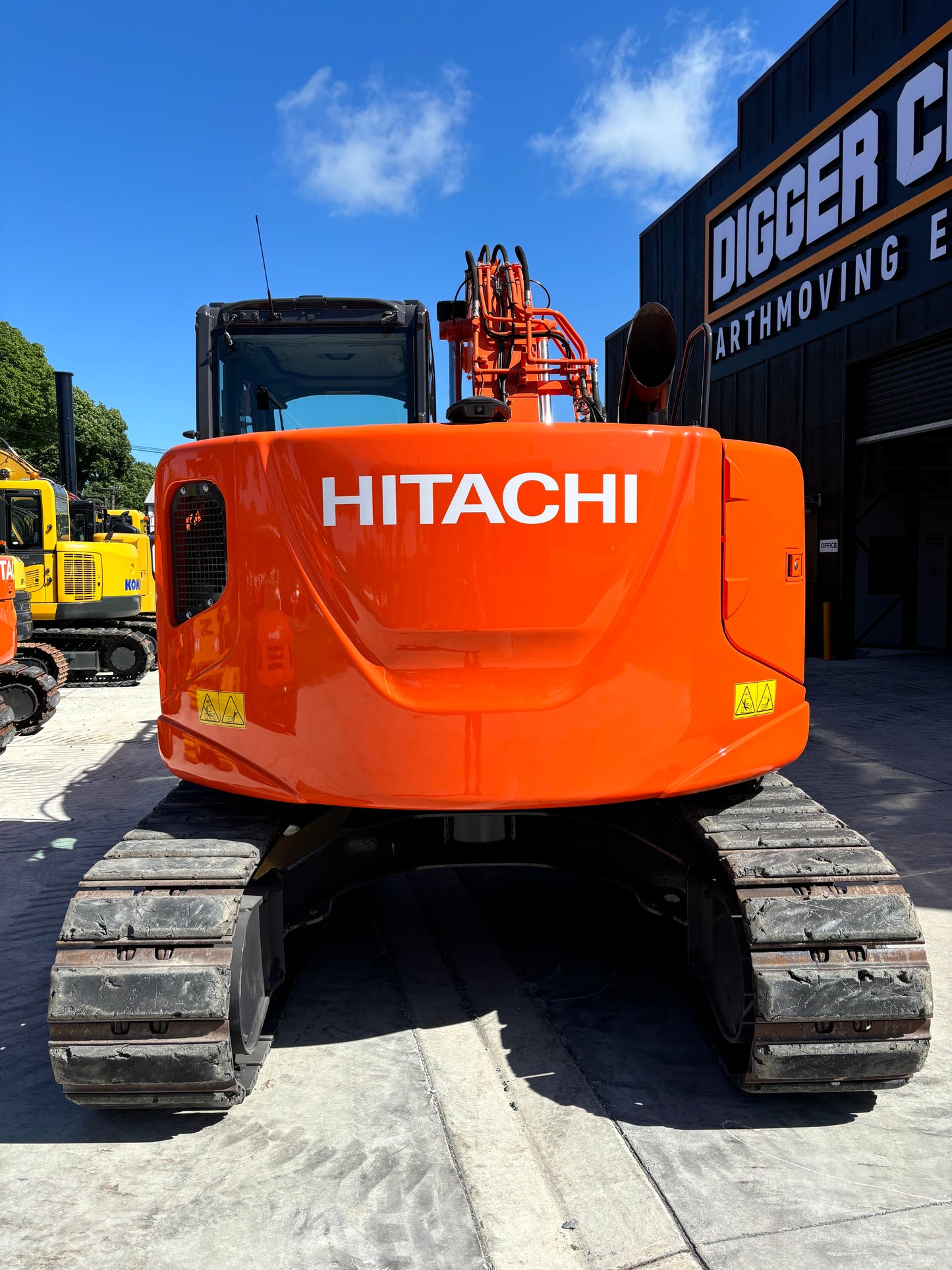 Hitachi ZX135 US-5B Excavator 13.5 ton with Dozer Blade (2015 Model)