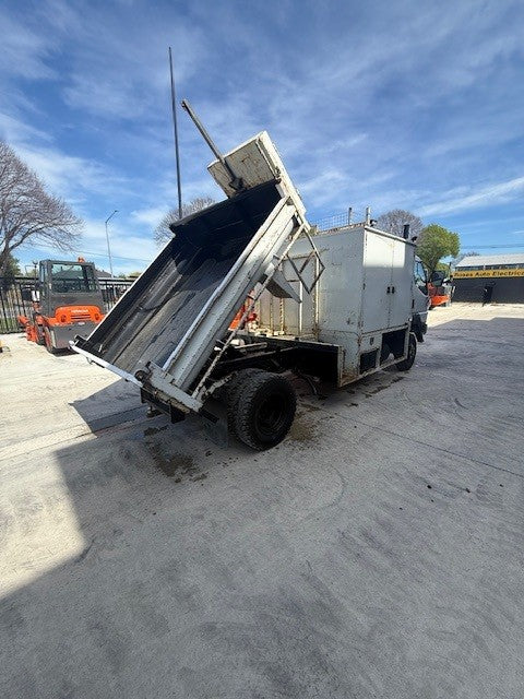 2008 Mitsubishi FG145C1 Canter Service Truck, 4wd, tipper