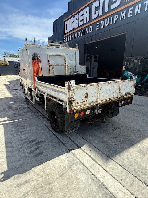 2008 Mitsubishi FG145C1 Canter Service Truck, 4wd, tipper
