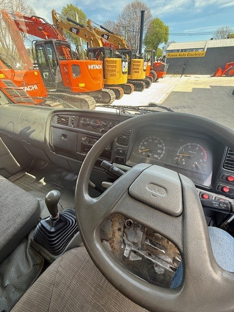 2008 Mitsubishi FG145C1 Canter Service Truck, 4wd, tipper