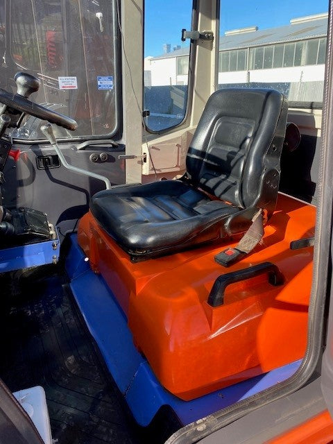 TCM L3-2 / Hitachi LX15 Wheel loader / Power sweeper