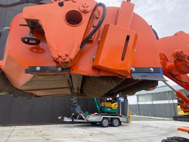 TCM L3-2 / Hitachi LX15 Power Sweeper / Wheel Loader
