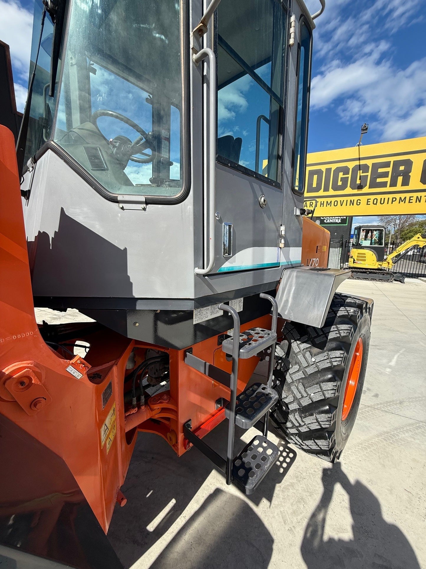 2005 Hitachi LX70-7 Wheel Loader