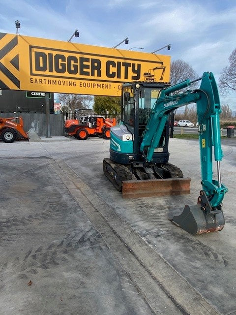 Sunward SWE25UF 2.5 Ton Digger