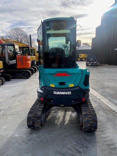 Sunward SWE25UF 2.5 Ton Digger