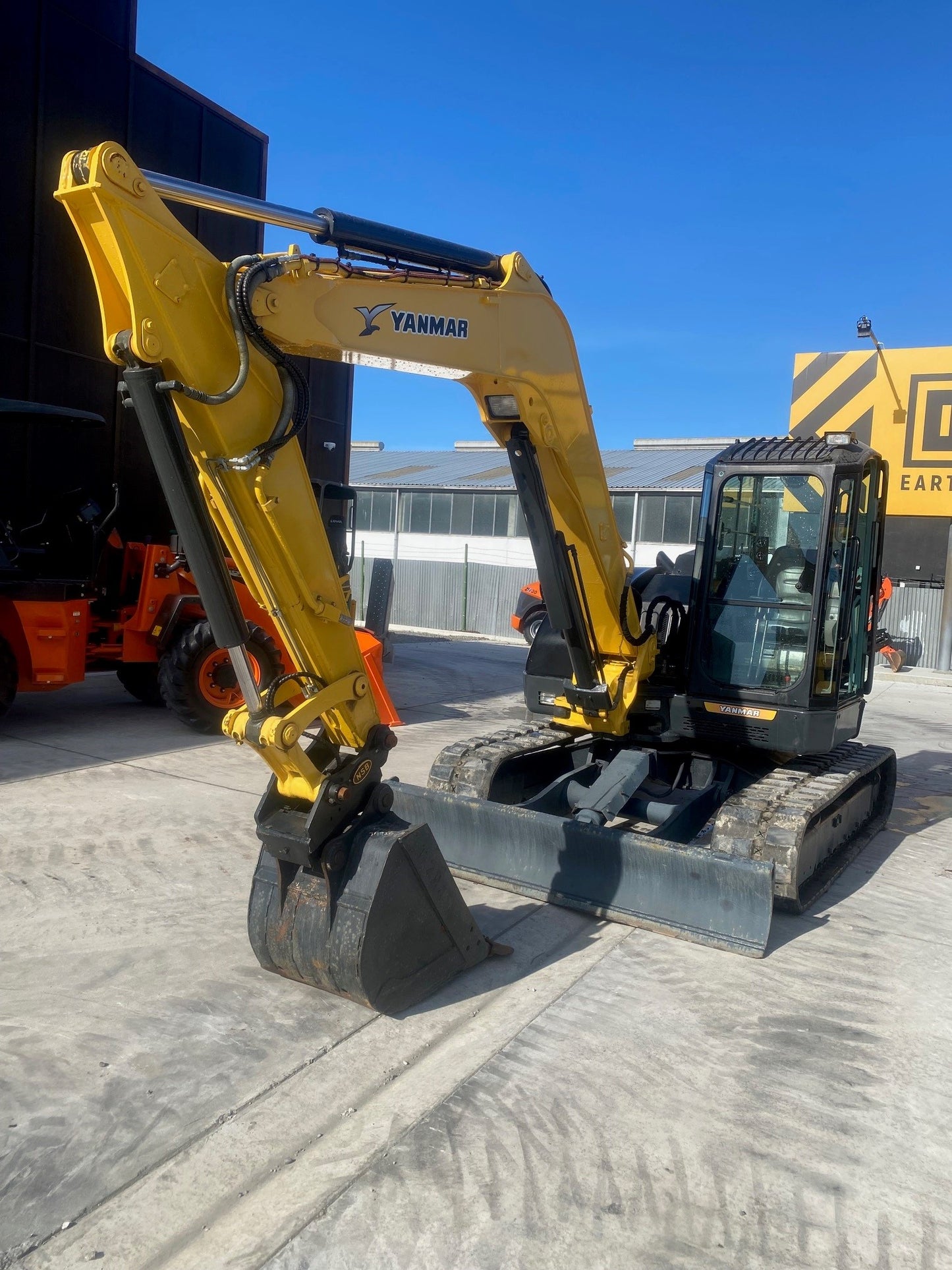 Yanmar VIO70 7.8 Digger W/Blade