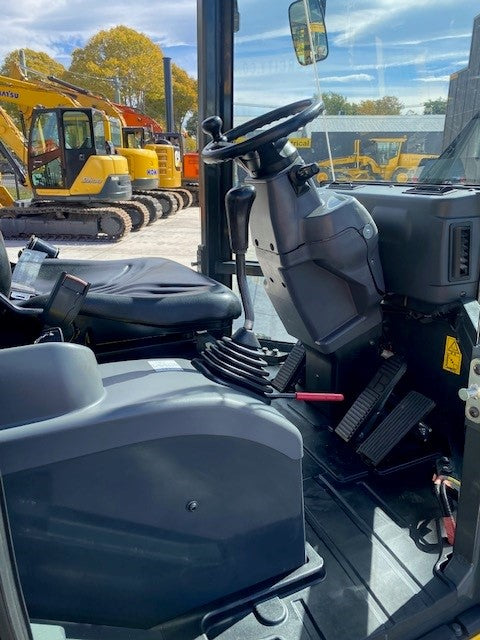 Komatsu WA30, 3 Ton Loader