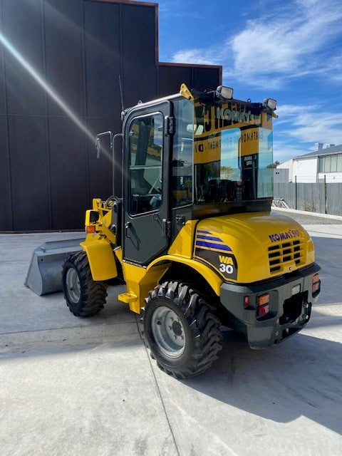 Komatsu WA30, 3 Ton Loader