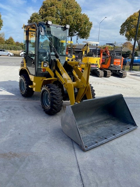 Komatsu WA30, 3 Ton Loader