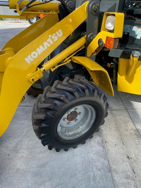 Komatsu WA30, 3 Ton Loader