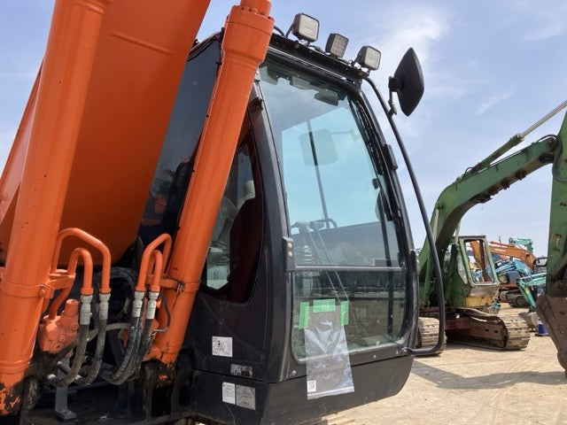 2017 Hitachi ZX200 Digger