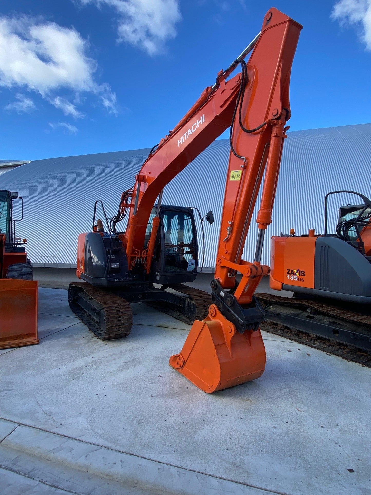 Hitachi ZX135US Digger 13.5 ton Zero Swing Digger