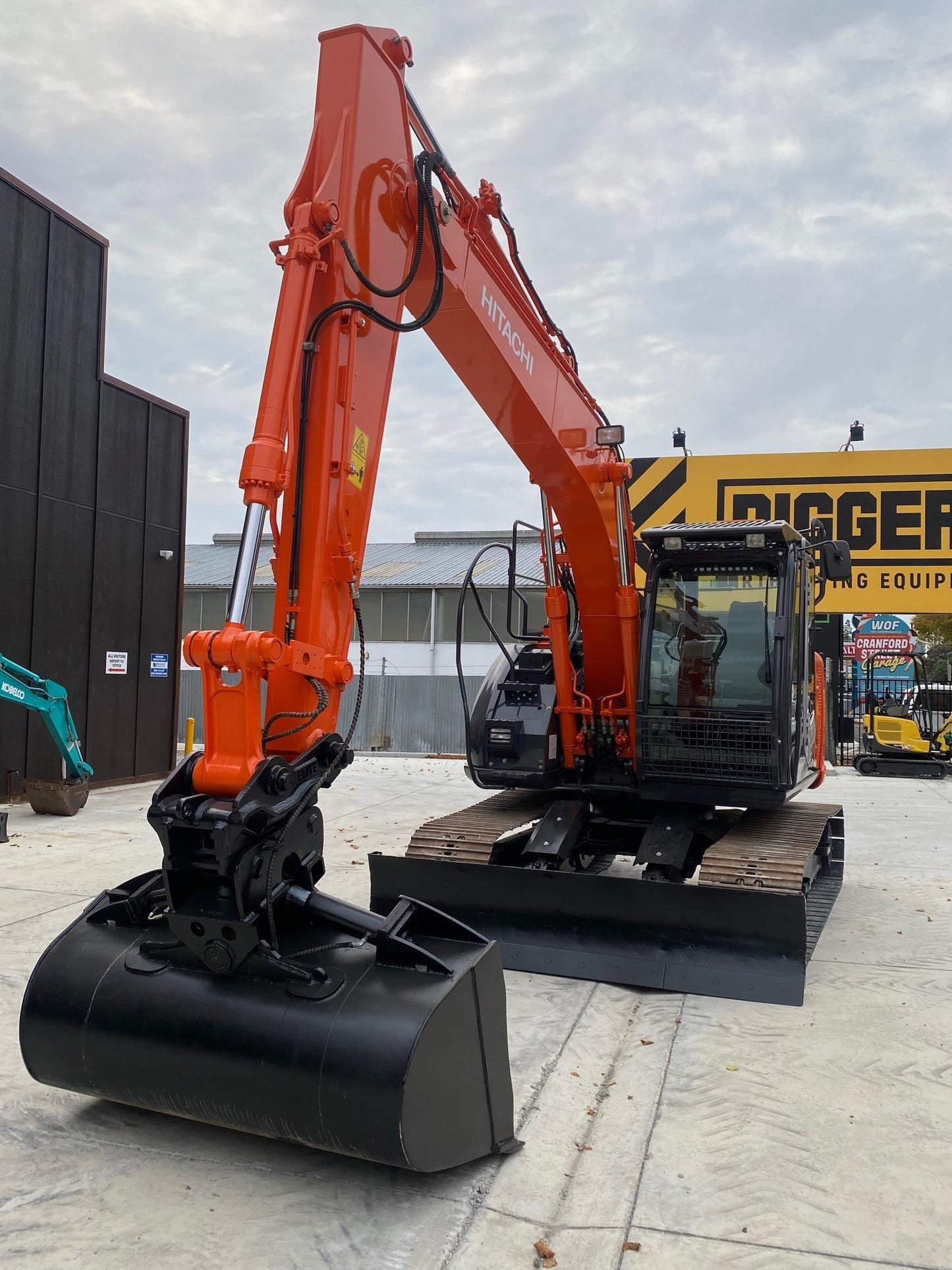 Hitachi ZX135-3 Excavator, 2014,Blade