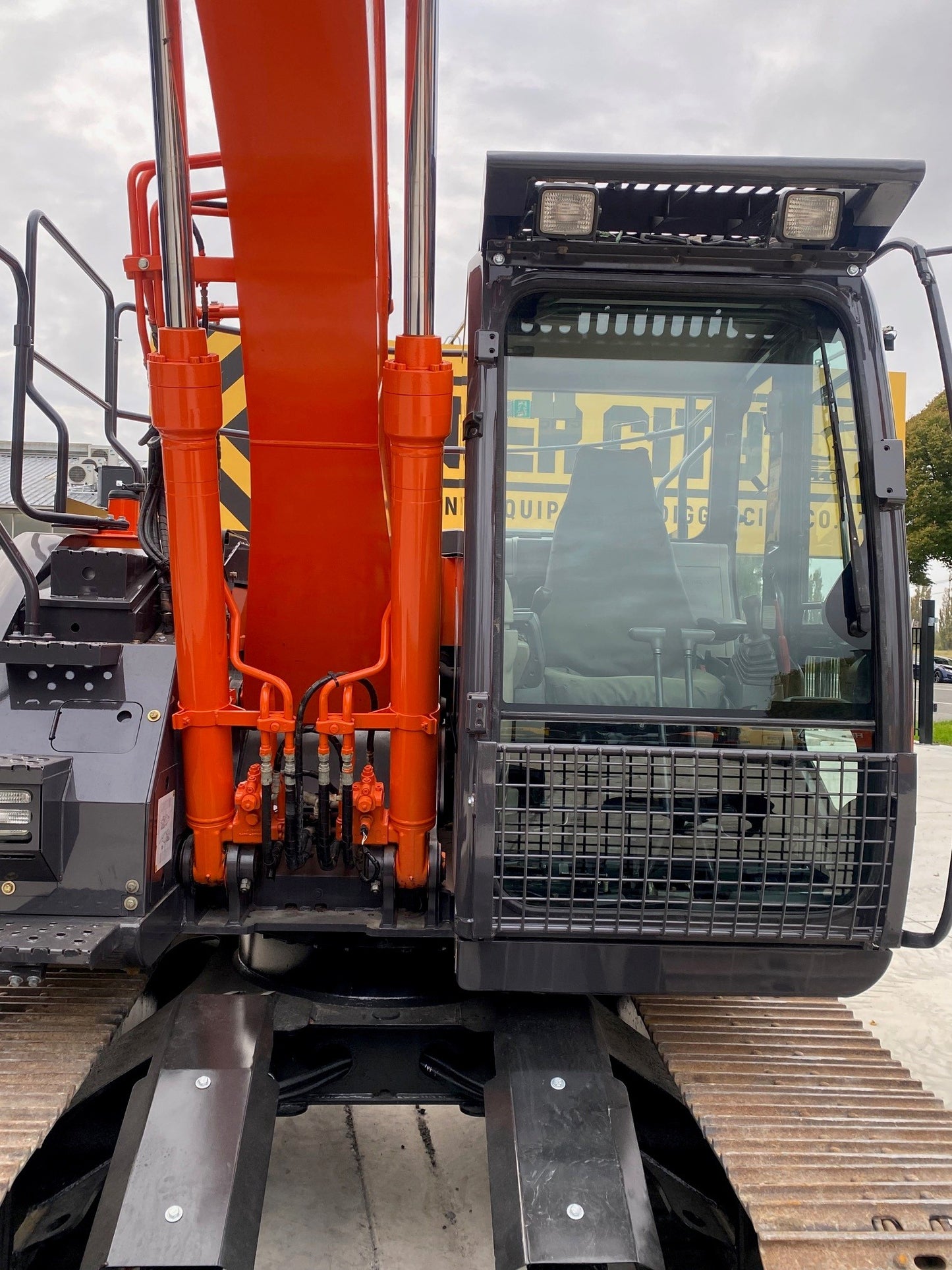 Hitachi ZX135-3 Excavator, 2014,Blade