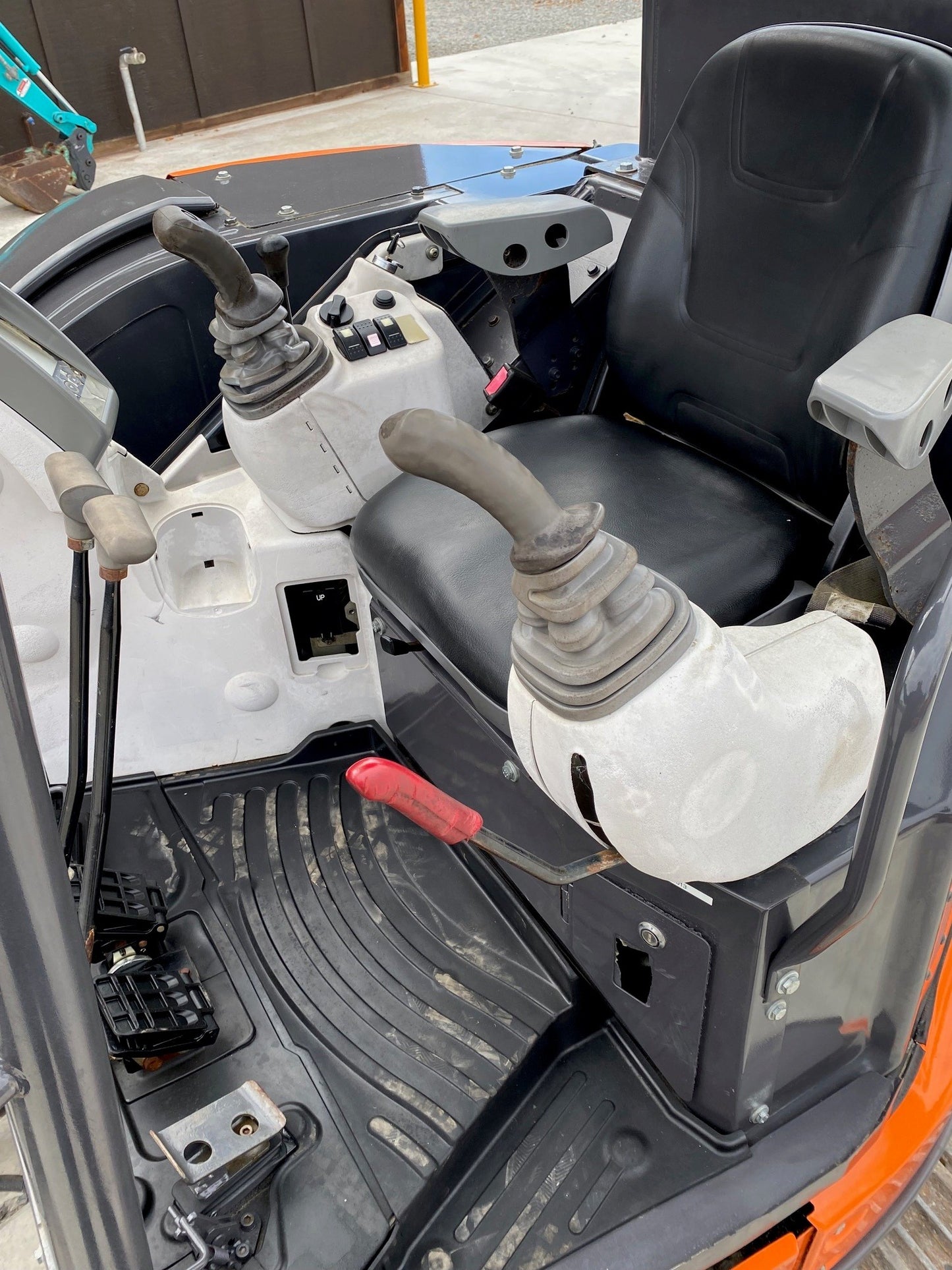 Hitachi/Airman AX48U-6A Excavator